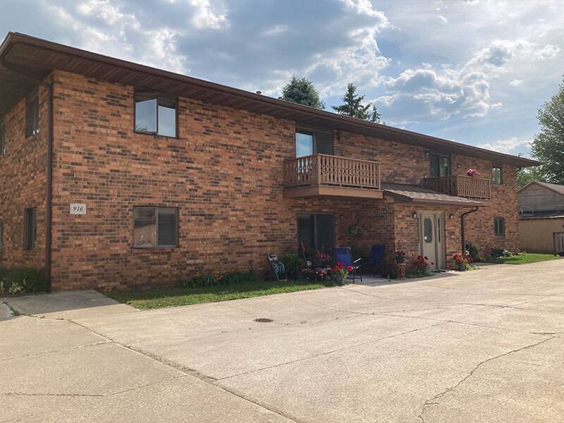 916 E ELM ST, APT 2